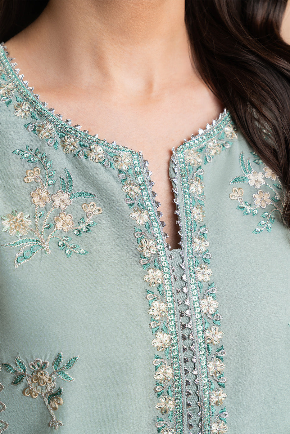 2 PIECE EMBROIDERED PAPER COTTON SUIT (LUXURY PRET)