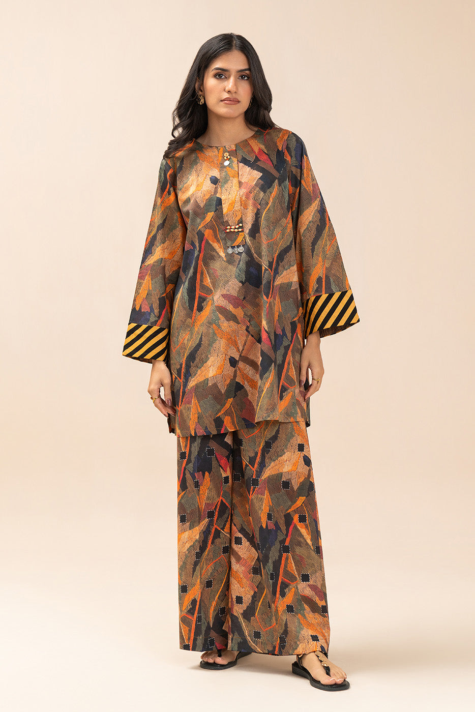 2 PIECE PRINTED  LAWN SUIT (PRET)
