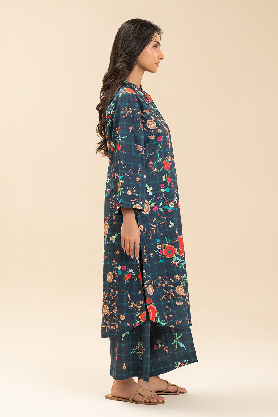2 PIECE EMBROIDERED LAWN SUIT (PRET)