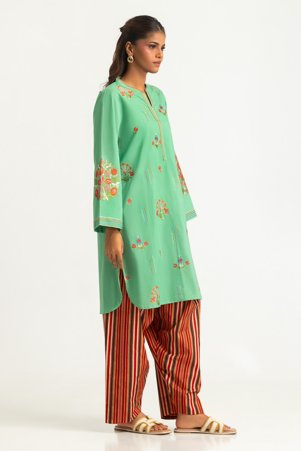Cambric Embroidered Shirt And Print Shalwar