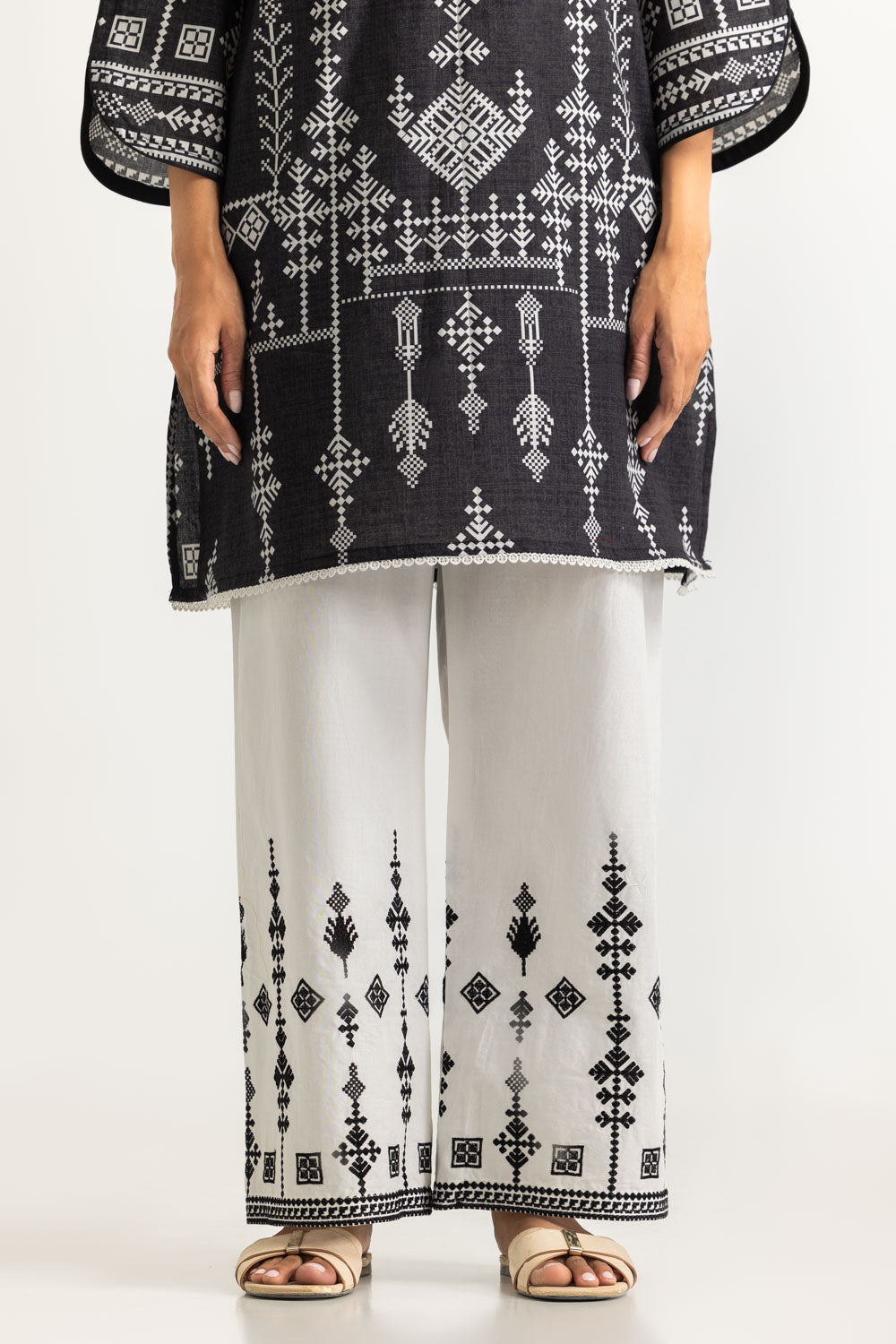 Cambric Printed Co-Ord Set With Embroidered