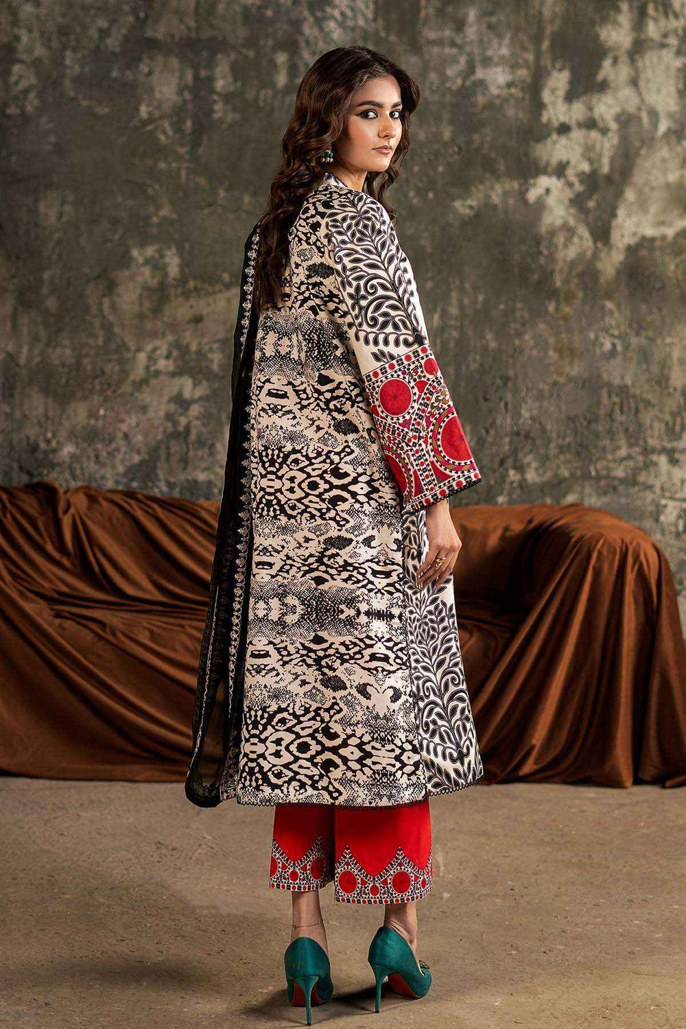 3-PC Stitched Embroidered  Lawn  SLC27-03P