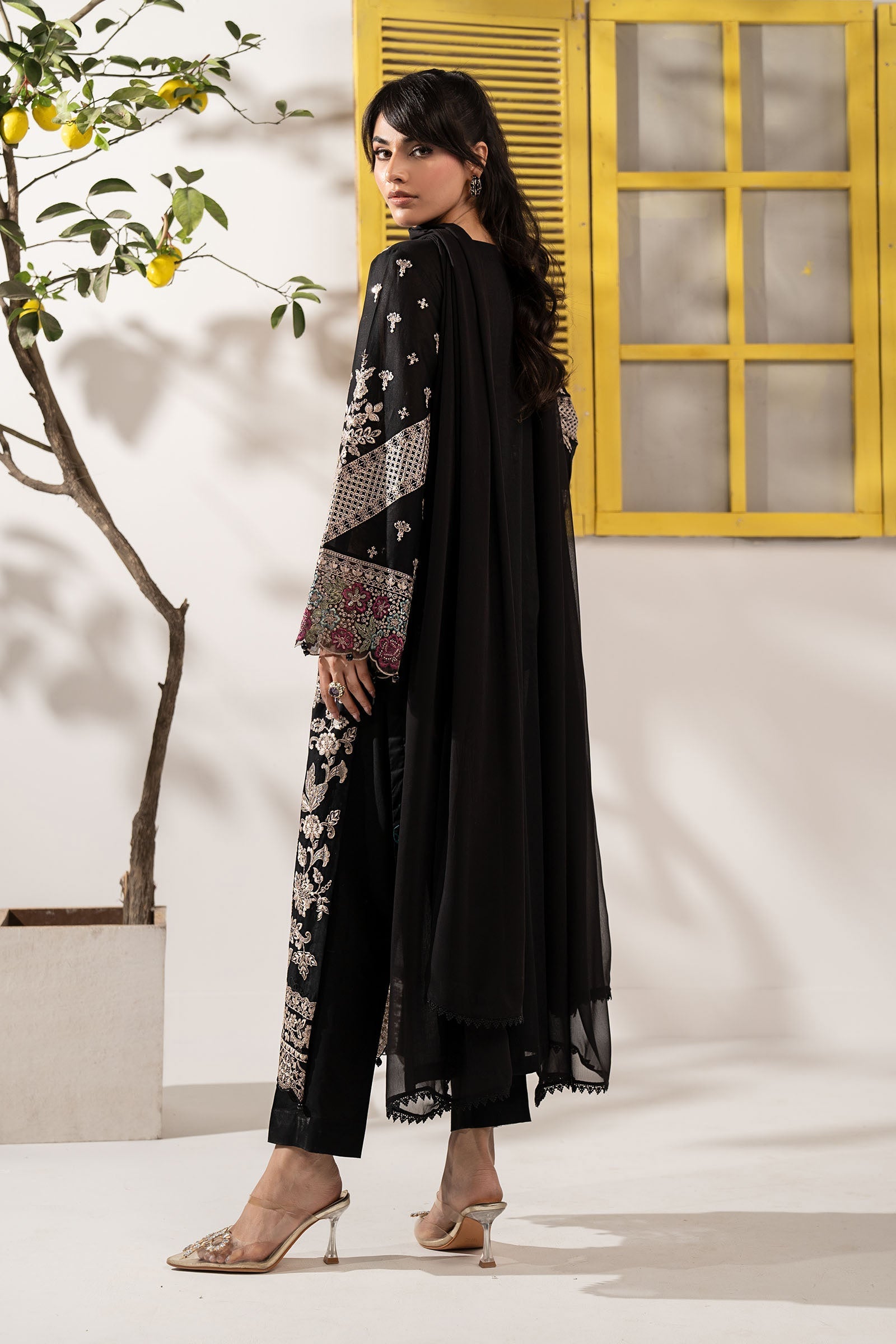 3 Piece Embroidered Lawn Suit