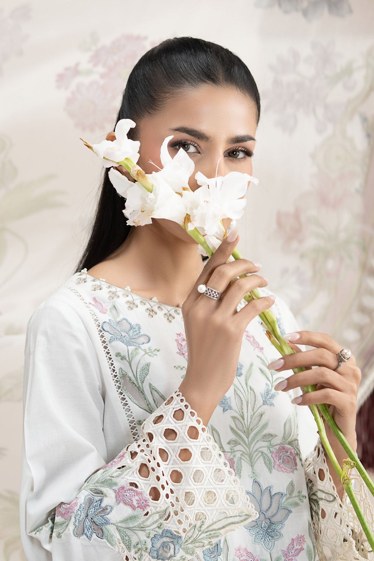 3 Piece Embroidered Lawn Suit