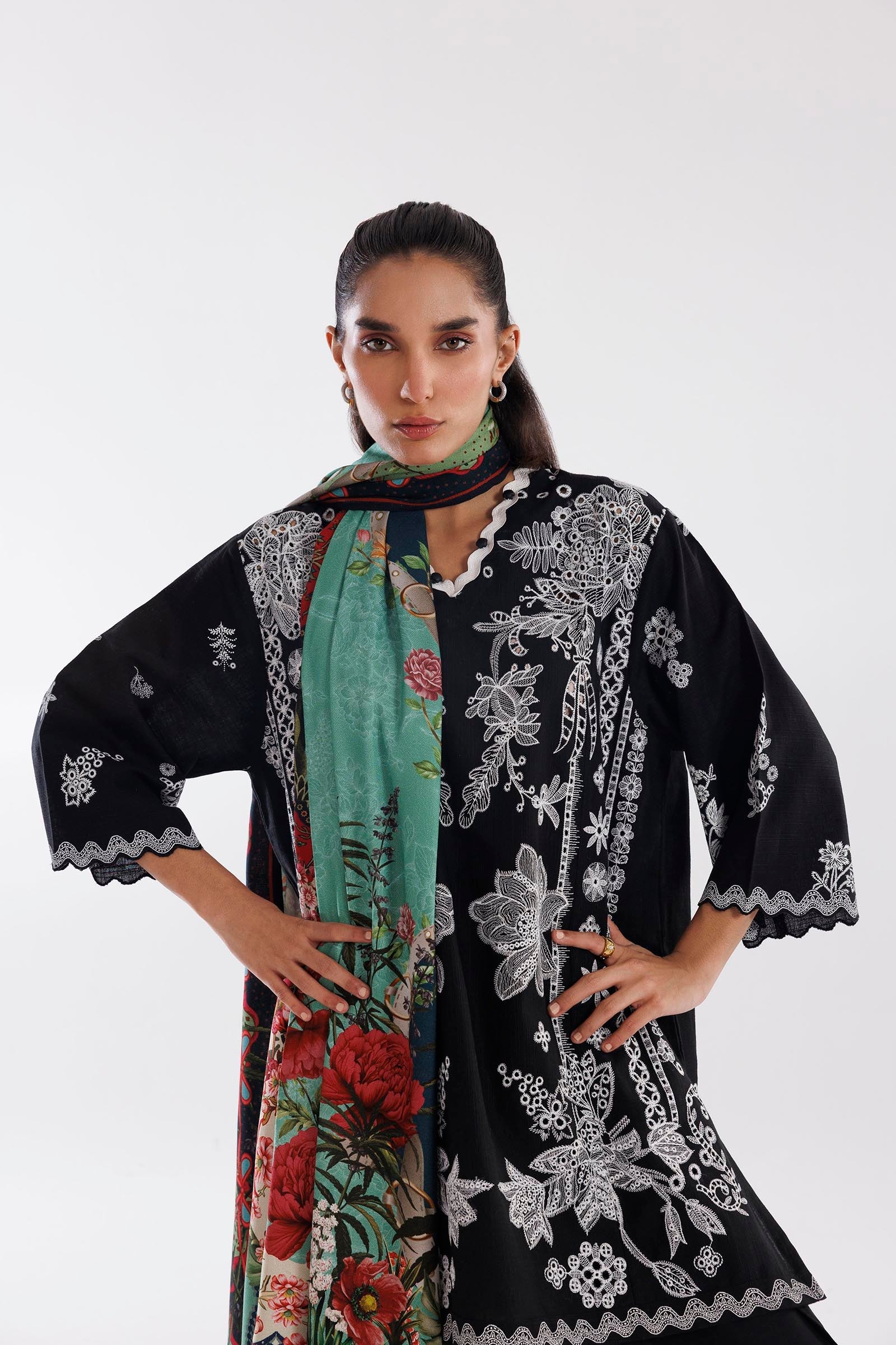 Stitched Khaddar Muzlin Suit