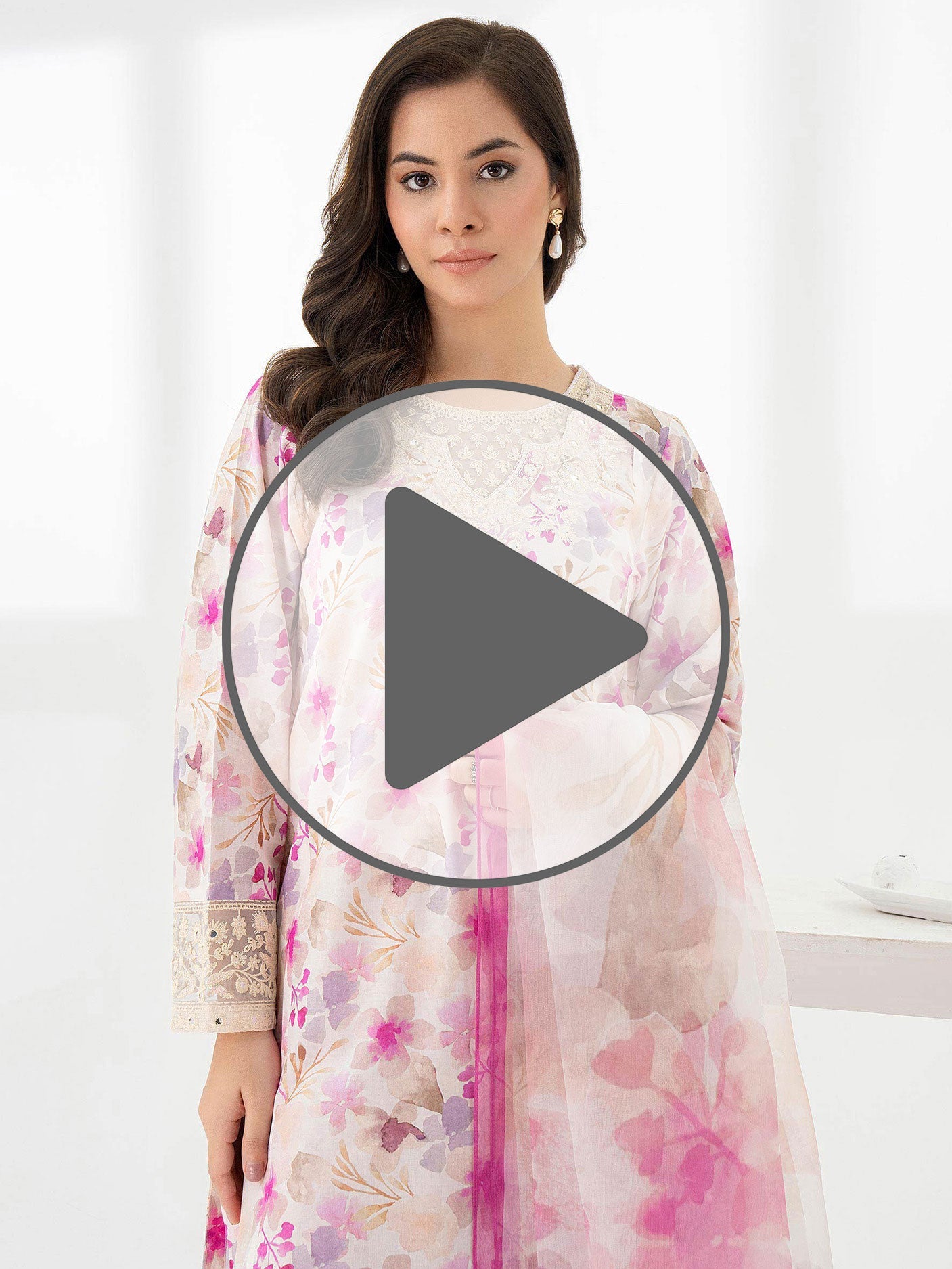 3 Piece Lawn Suit-Embroidered (Pret)