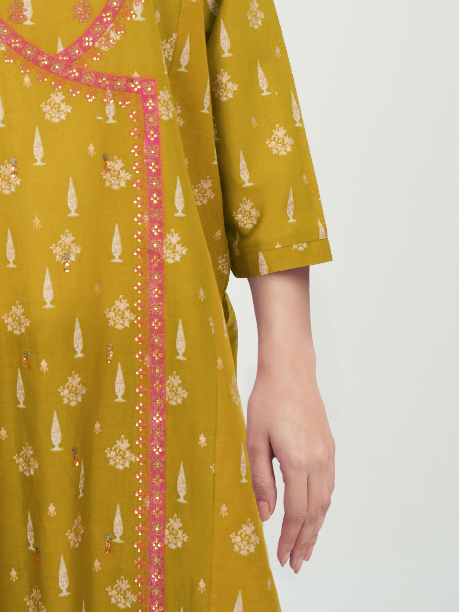 2 Piece Lawn Suit- Embroidered (Pret)