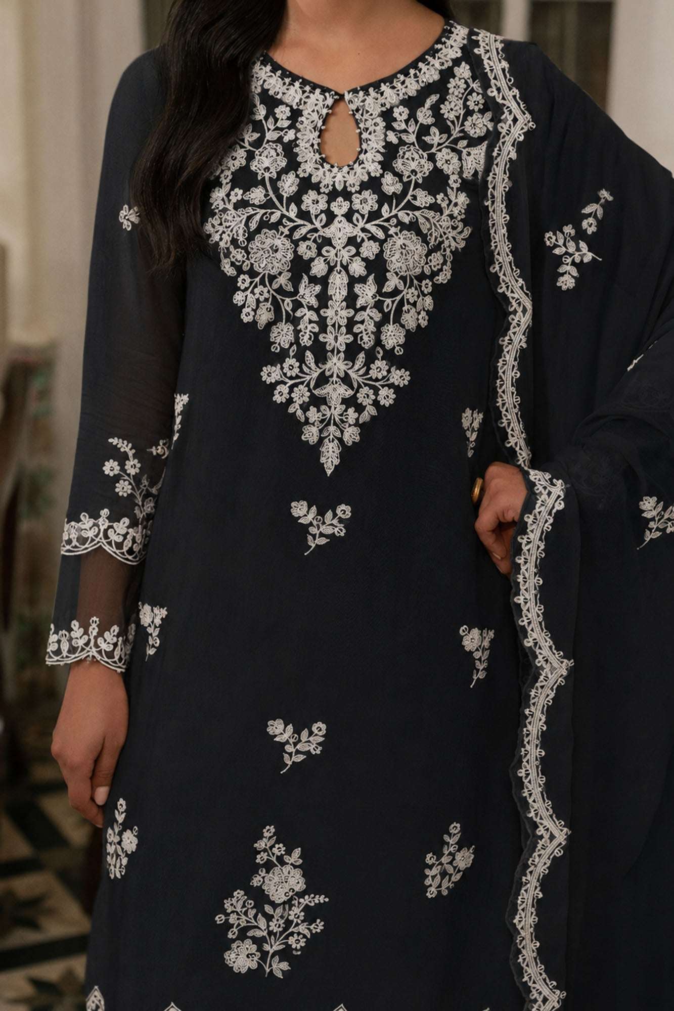 PALE BLACK-3PC (SHIRT, TROUSER & DUPATTA)