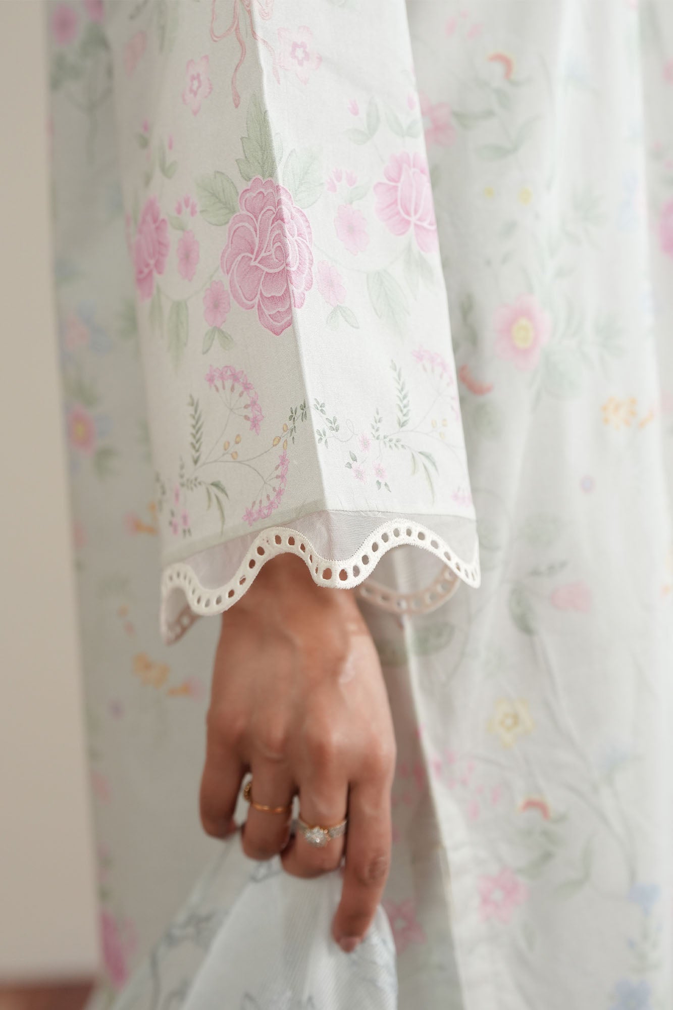 VOYAGE GARDEN-3PC (SHIRT, TROUSER & DUPATTA)