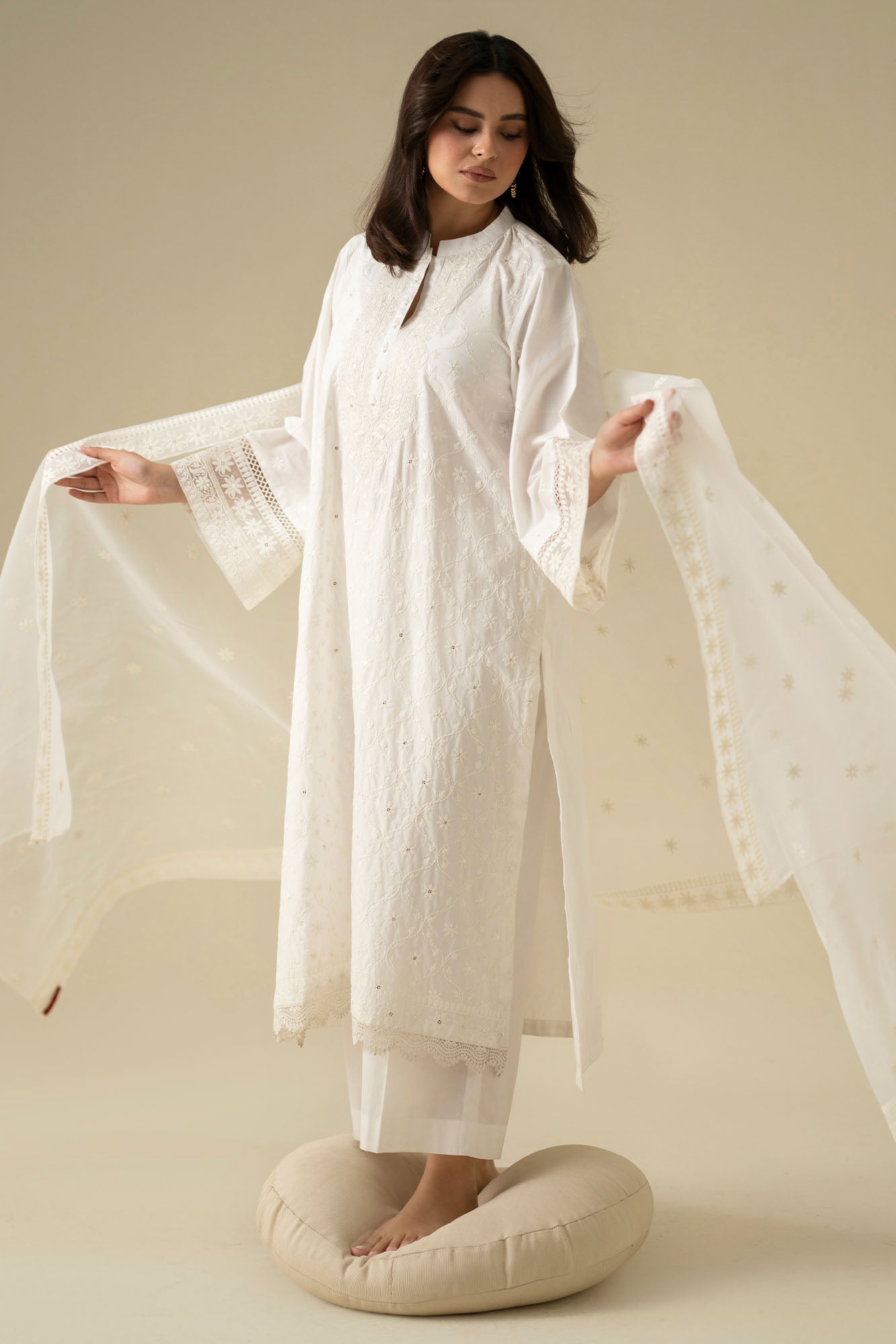 FLORAL WHITE-2PC (SHIRT & DUPATTA)