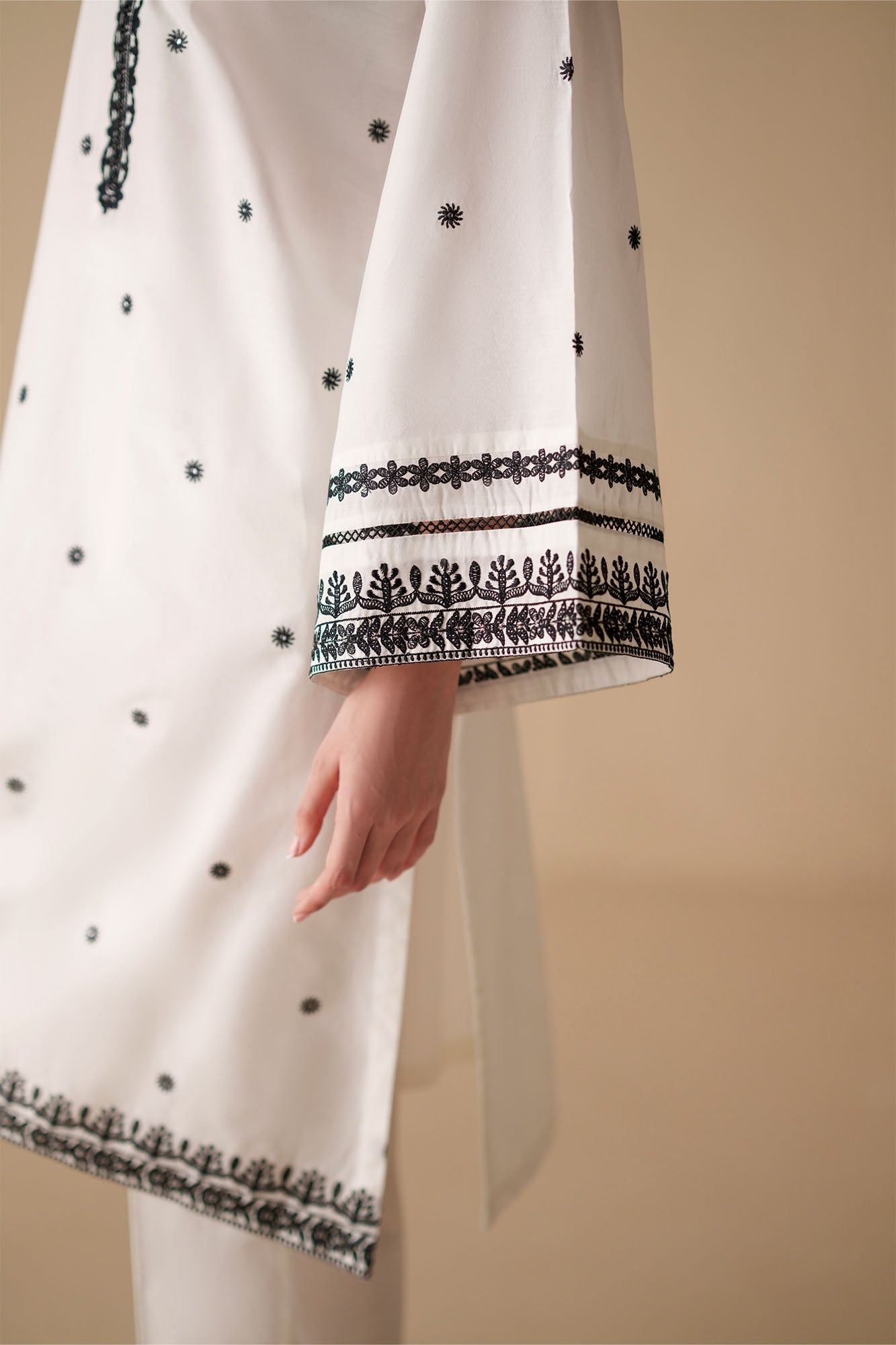 LUNAR IVORY EMBROIDERED CAMBRIC SHIRT