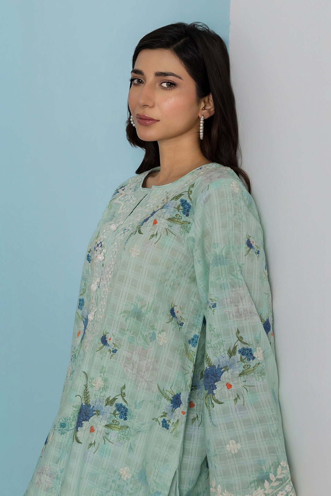 Embroidered Kurta Trouser - 2126