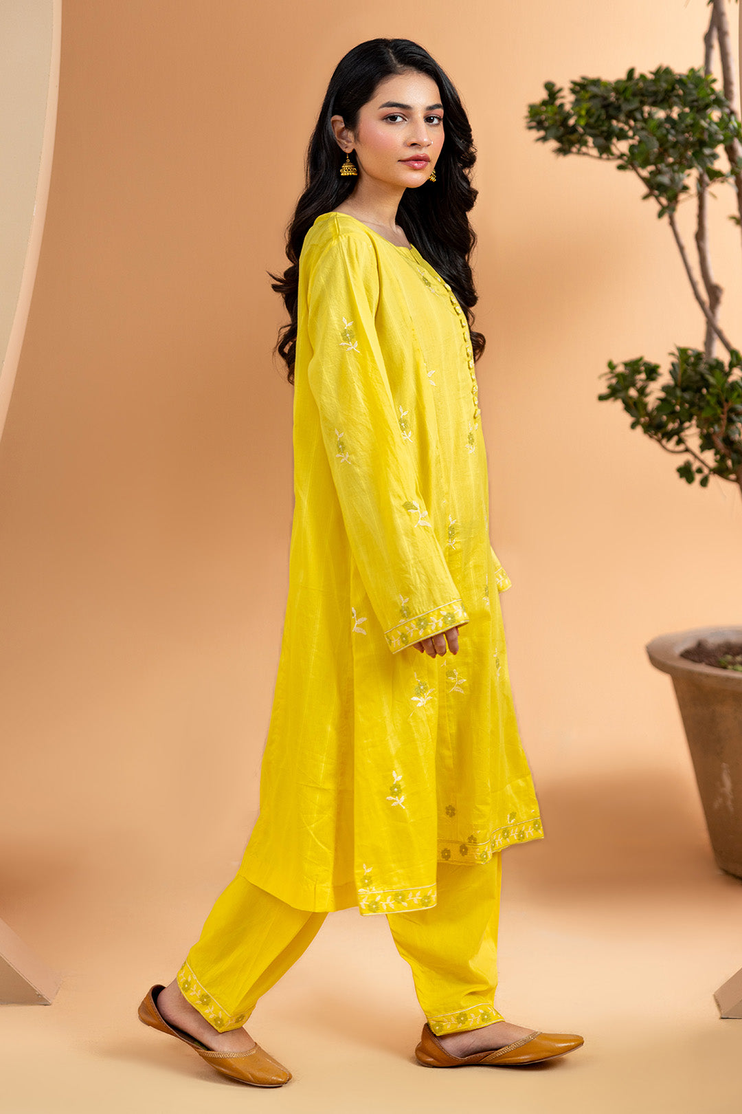 Embroidered Kurta Trouser - 1690