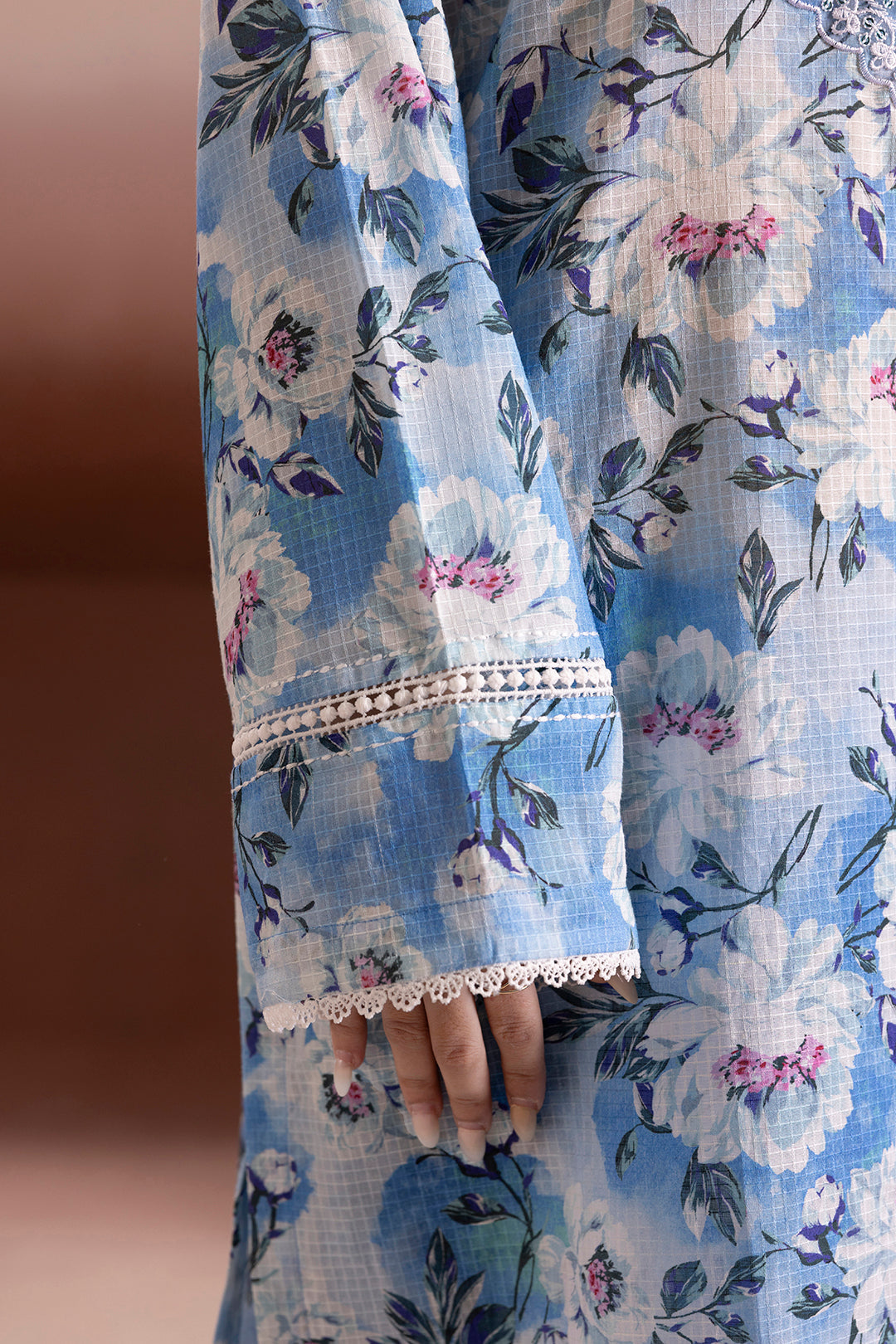 Embroidered Kurta Trouser - 2051