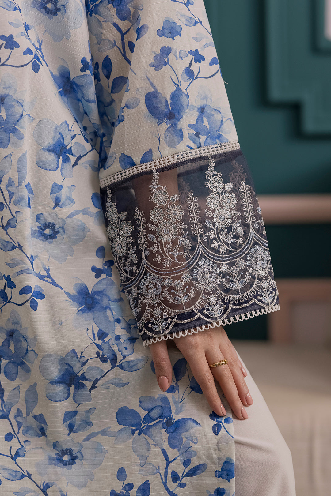 Embroidered Kurta Dupatta - 2233
