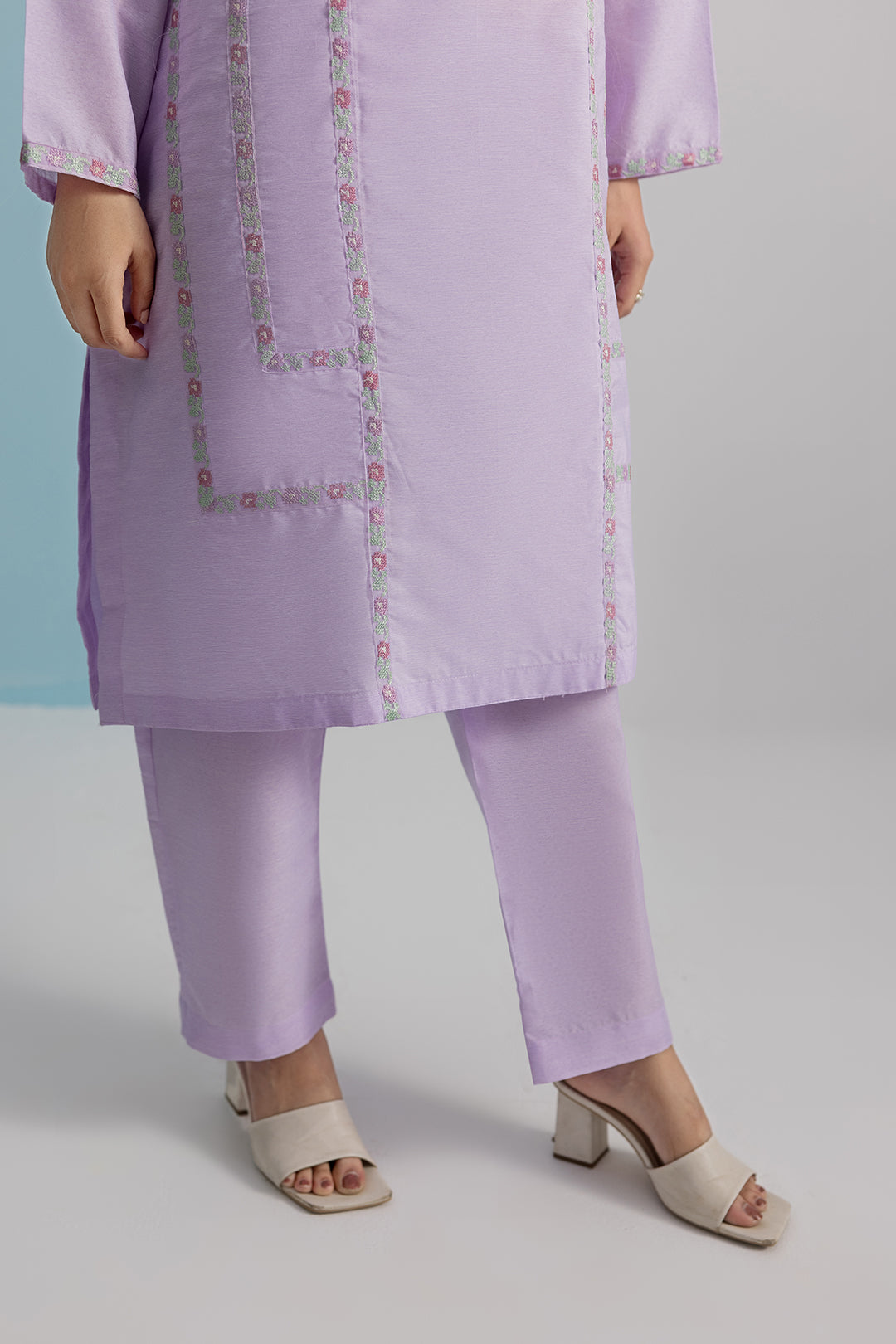 Embroidered Kurta Trouser - 2529