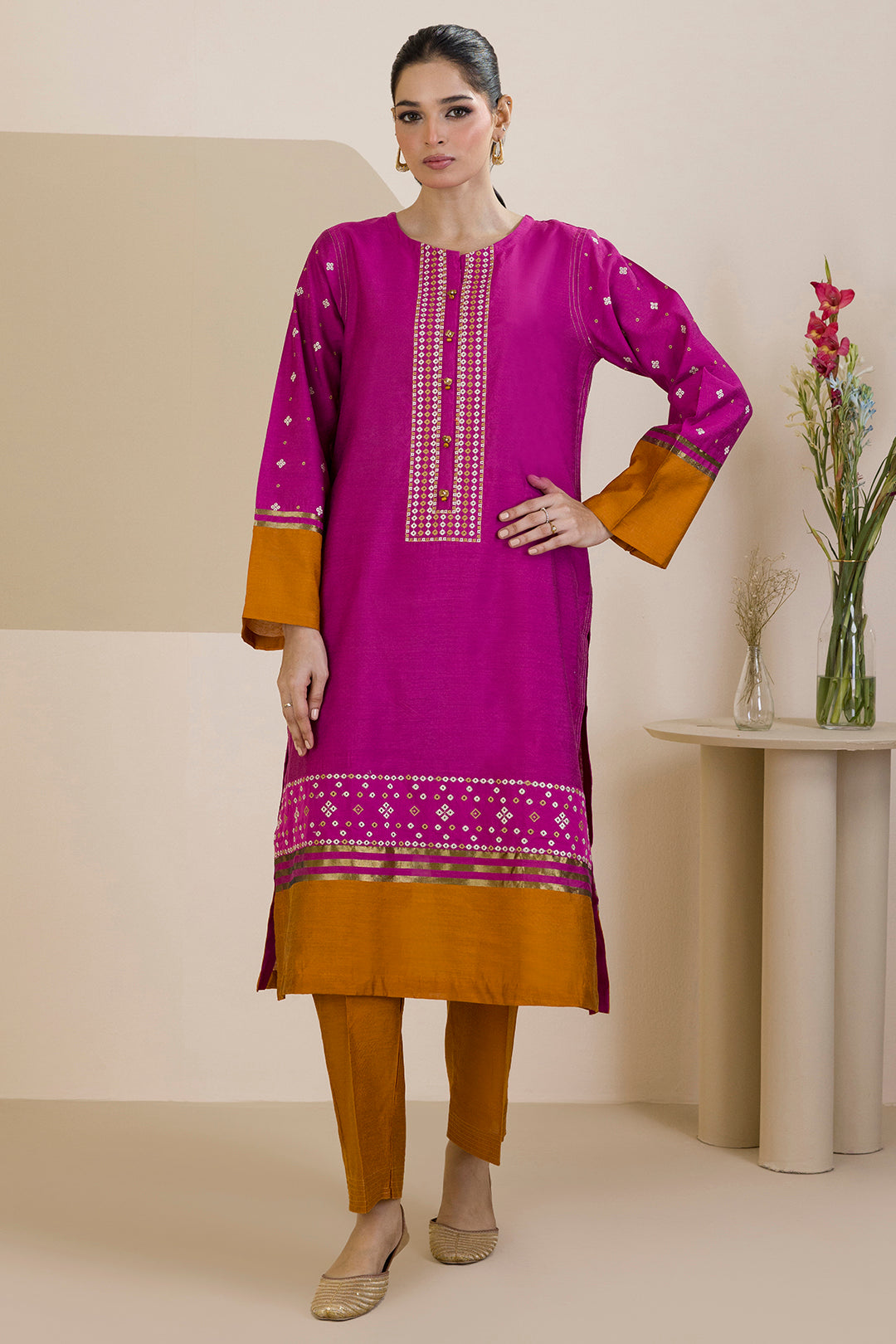 Embroidered Kurta Trouser - 2561