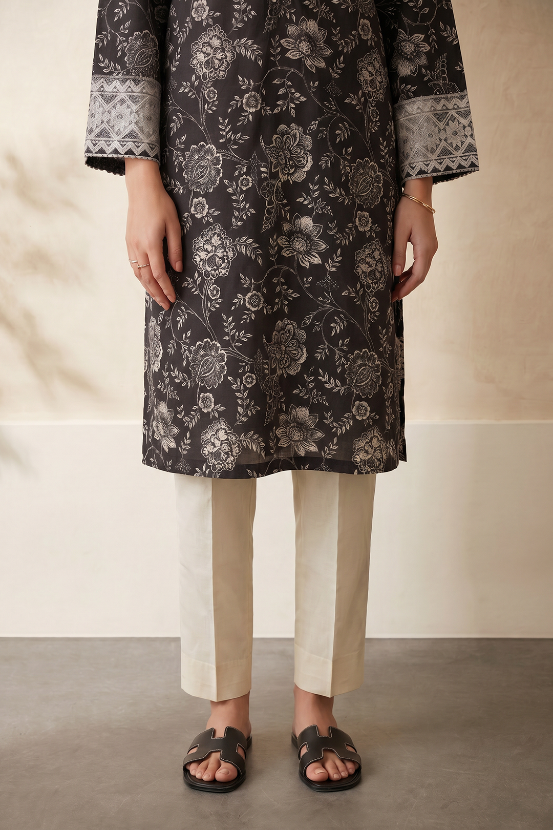 Embroidered Kurta - 2585