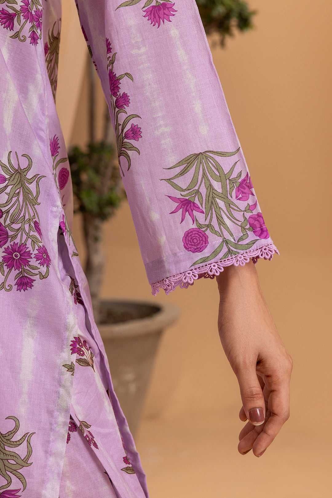 Embroidered Kurta Trouser - 2081