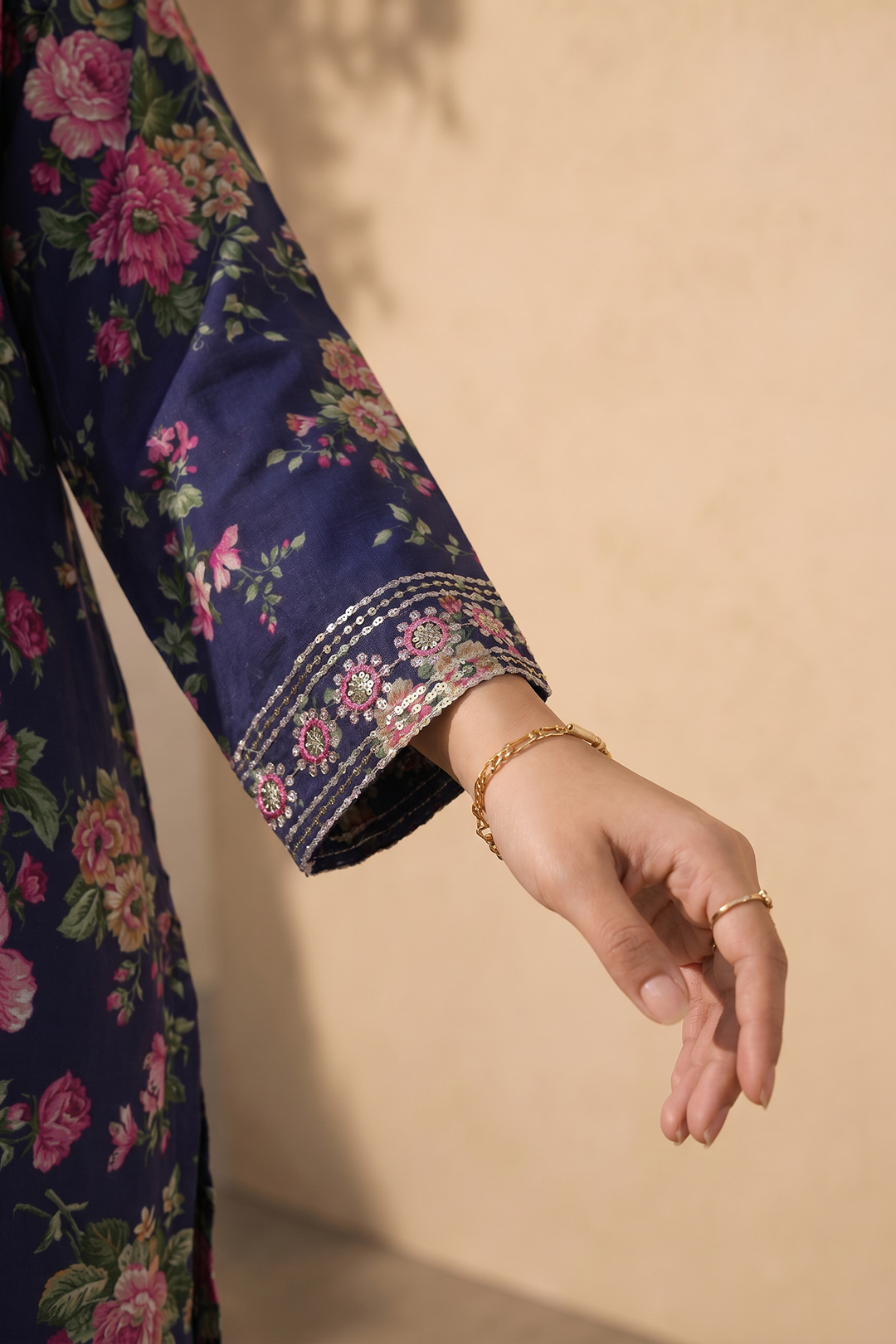 Embroidered Kurta Trouser - 2377