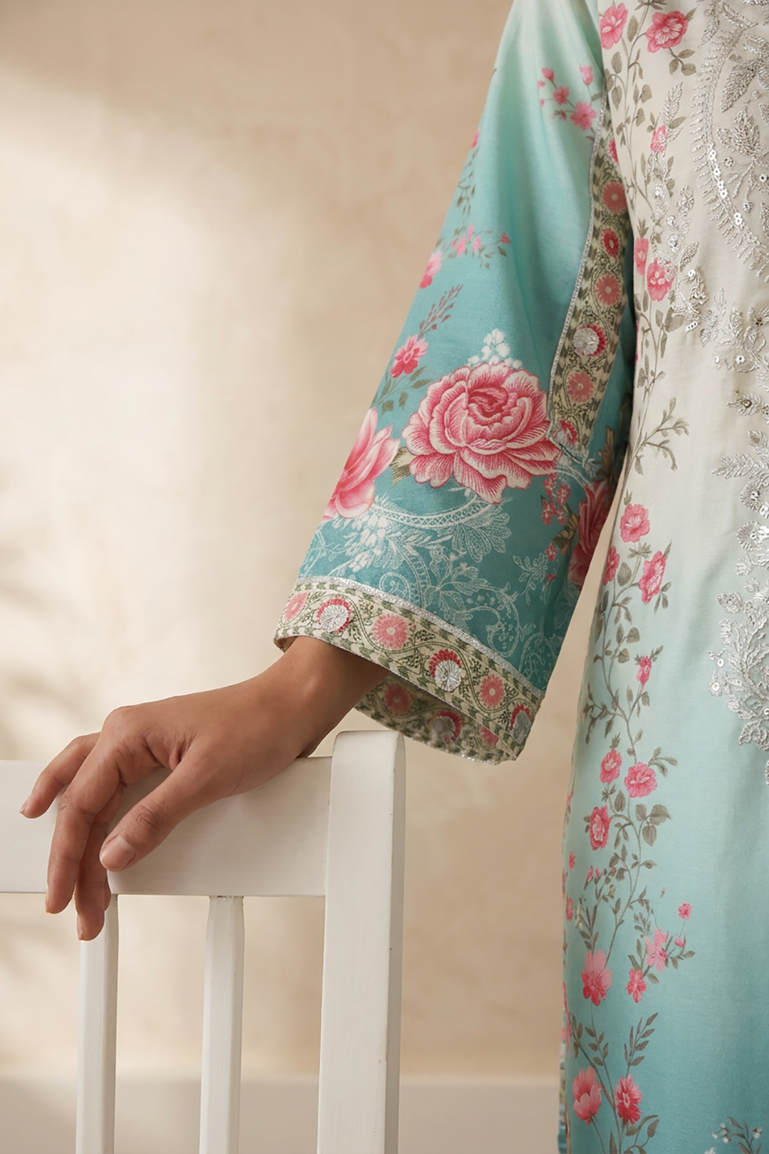 Embroidered Kurta Dupatta - 2667