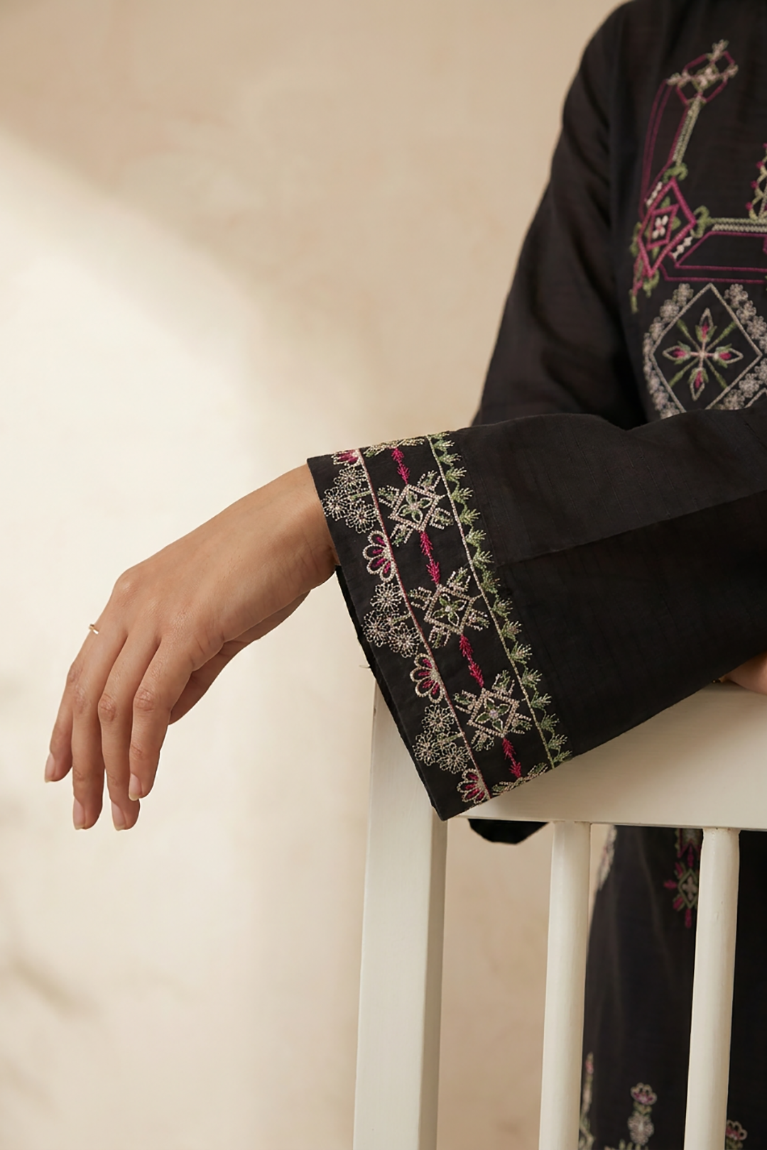Embroidered Kurta Trouser - 3213