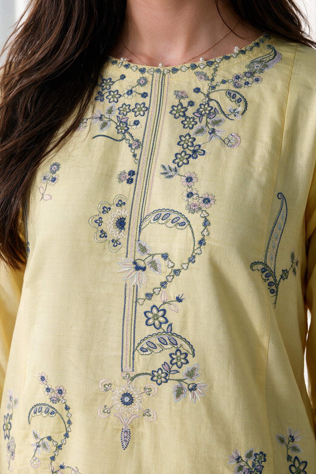 Embroidered Kurta Trouser - 3328