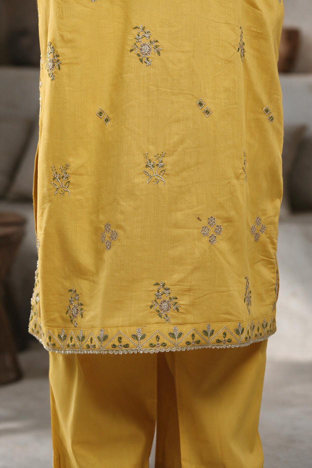Embroidered Kurta Trouser - 3351