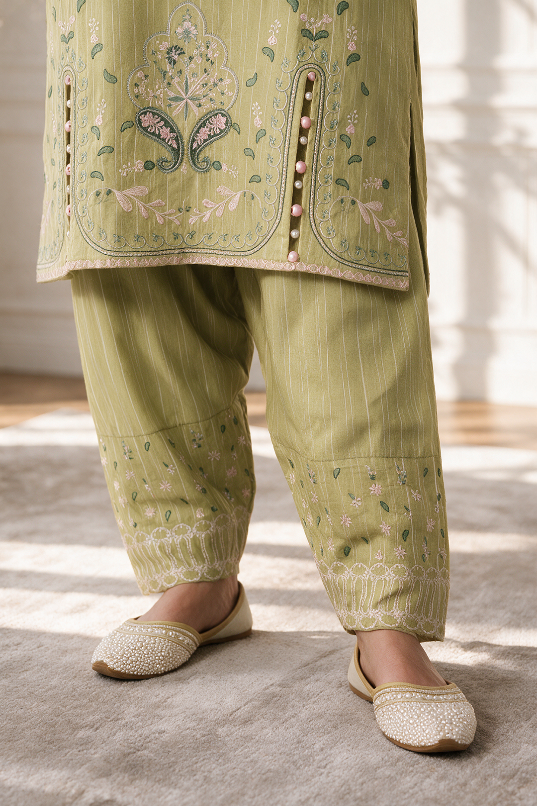Embroidered Kurta Trouser - 3355