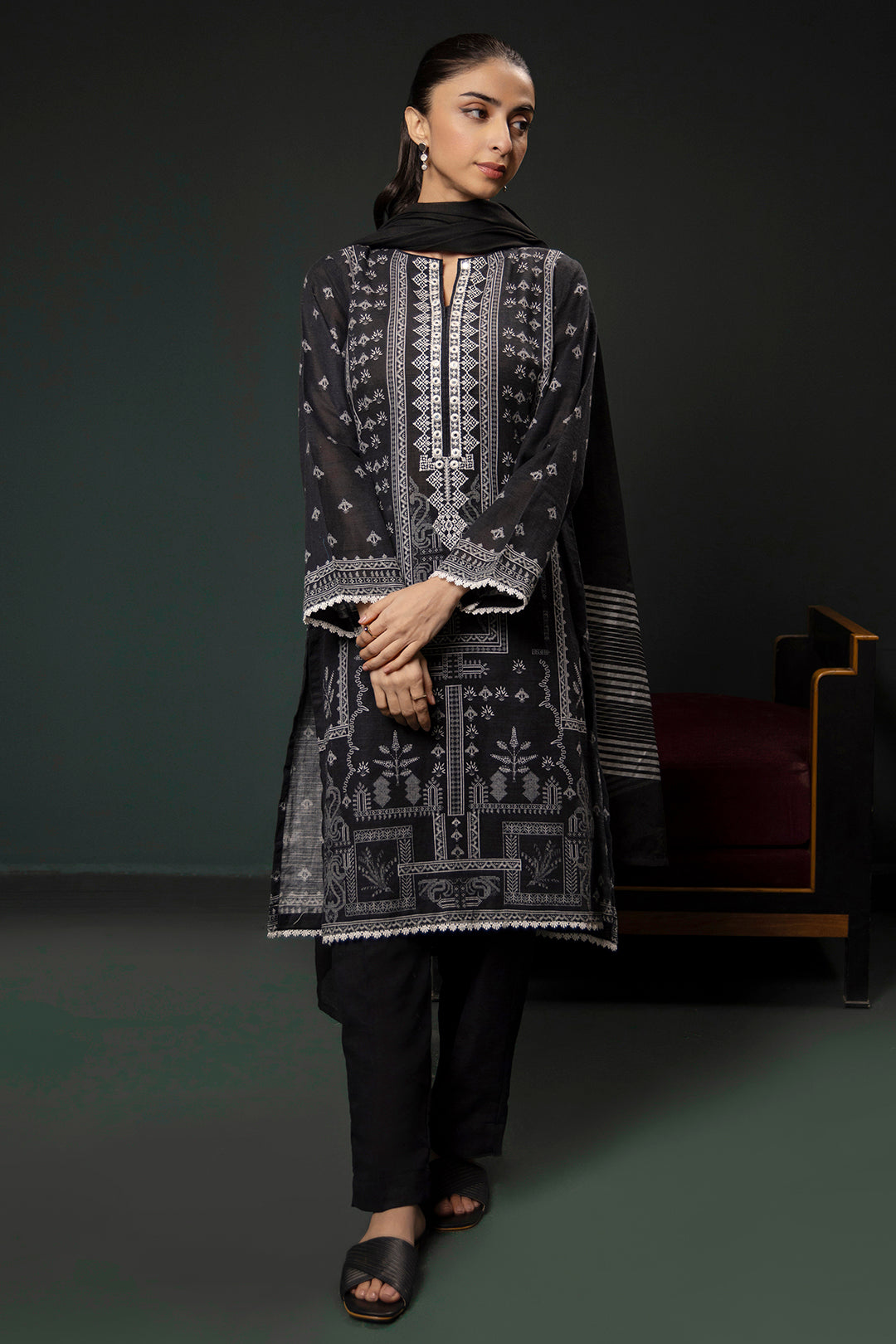 Embroidered Kurta Dupatta - 1493