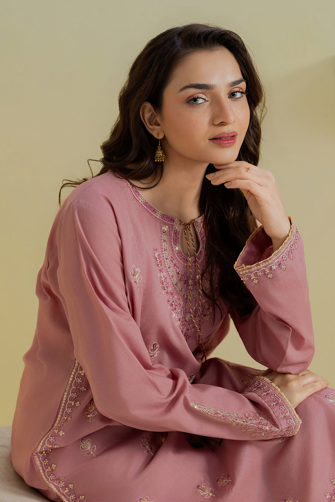 Embroidered Kurta Trouser - 2552