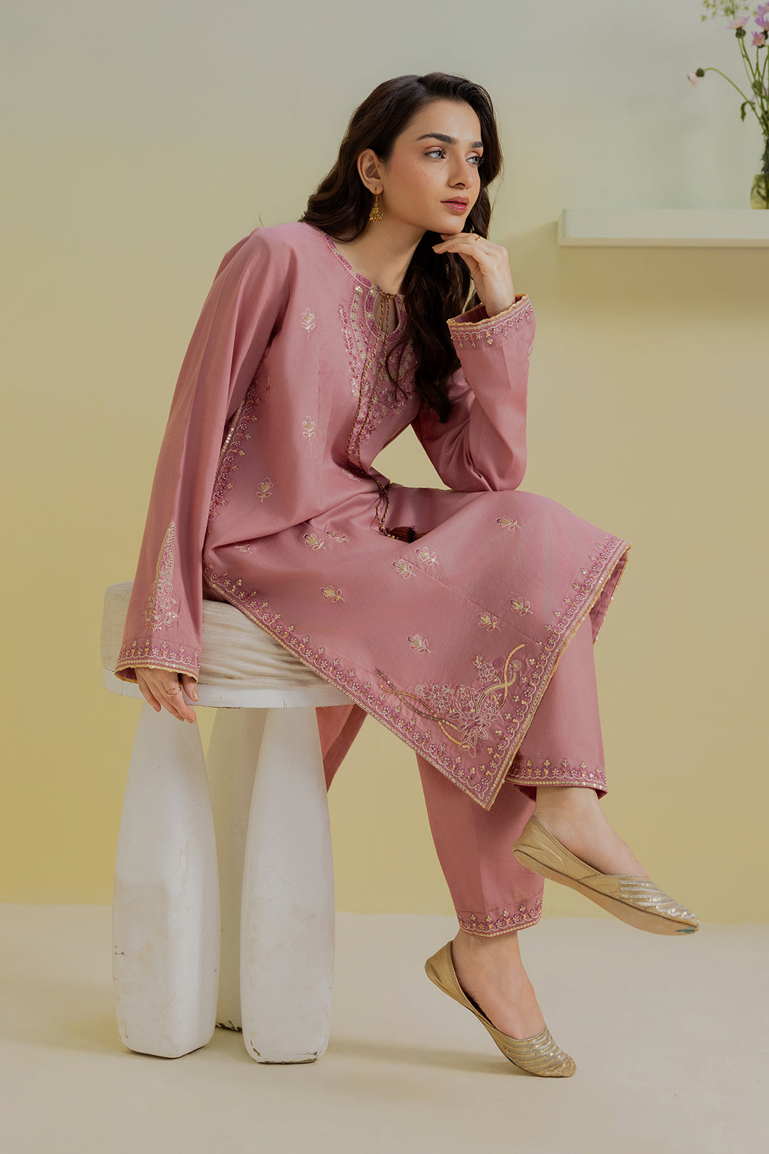 Embroidered Kurta Trouser - 2552