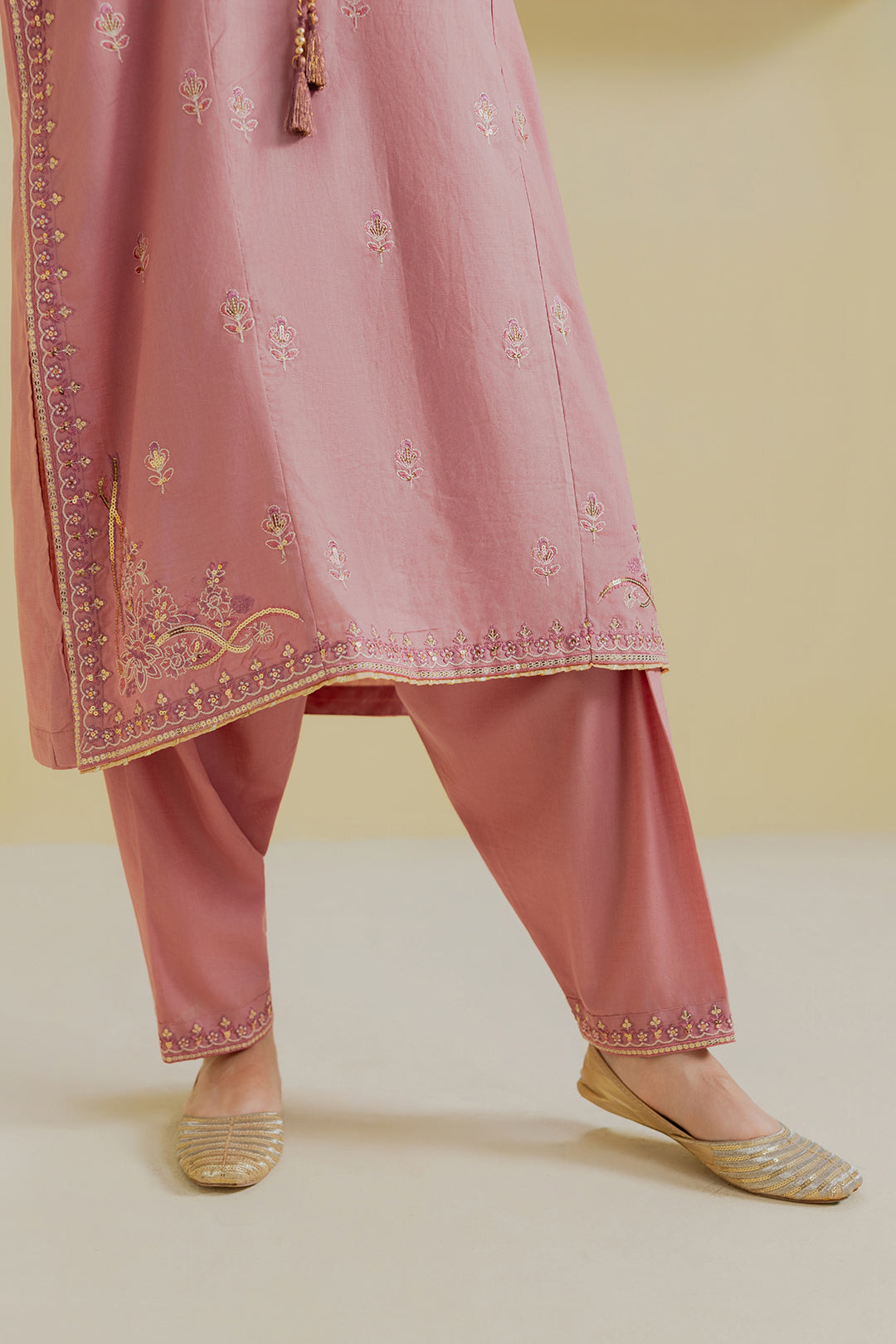 Embroidered Kurta Trouser - 2552
