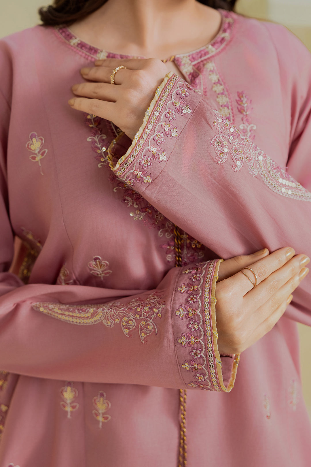 Embroidered Kurta Trouser - 2552