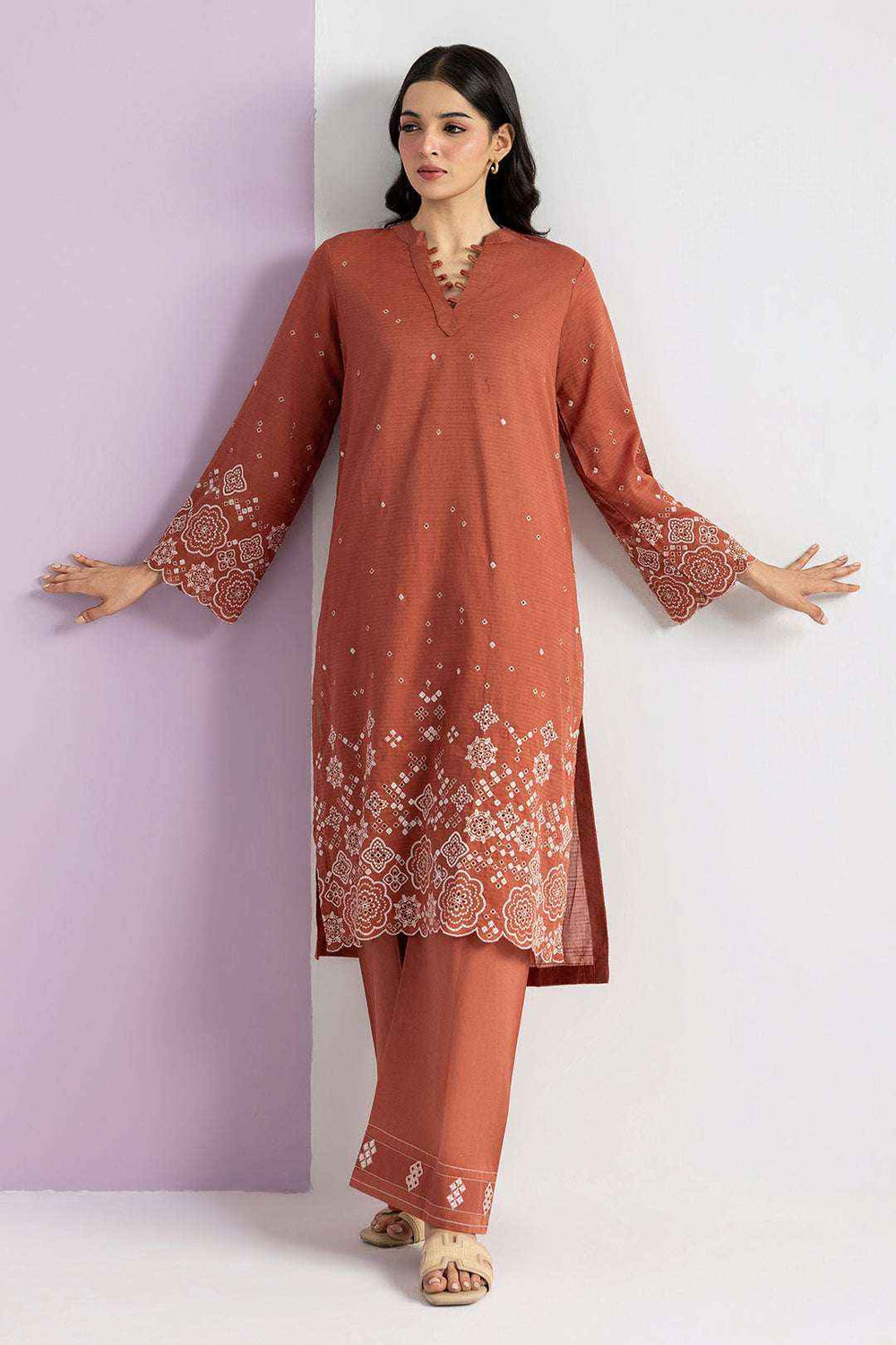 Embroidered Kurta Trouser - 2569