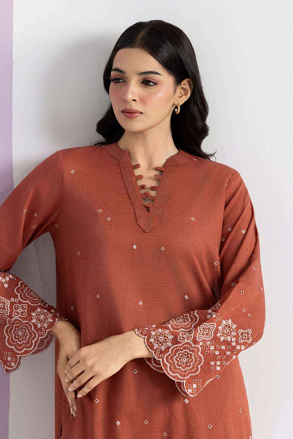 Embroidered Kurta Trouser - 2569