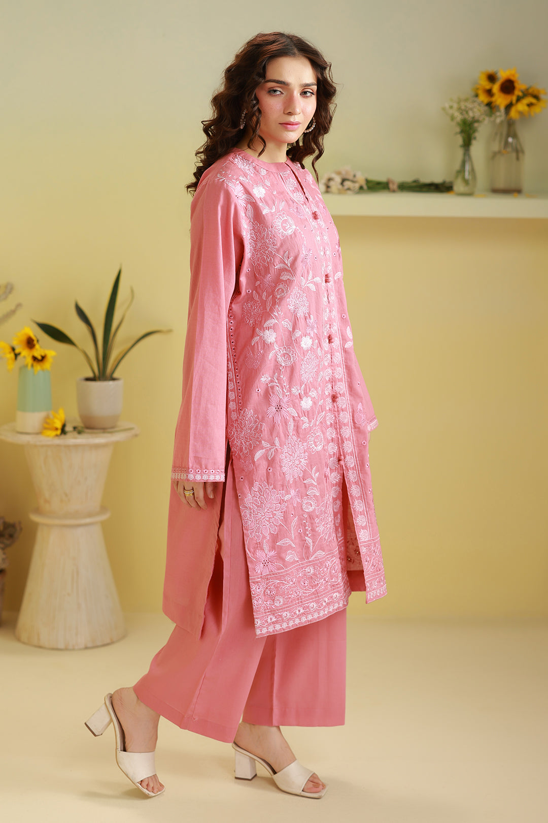 Embroidered Kurta Trouser - 2572