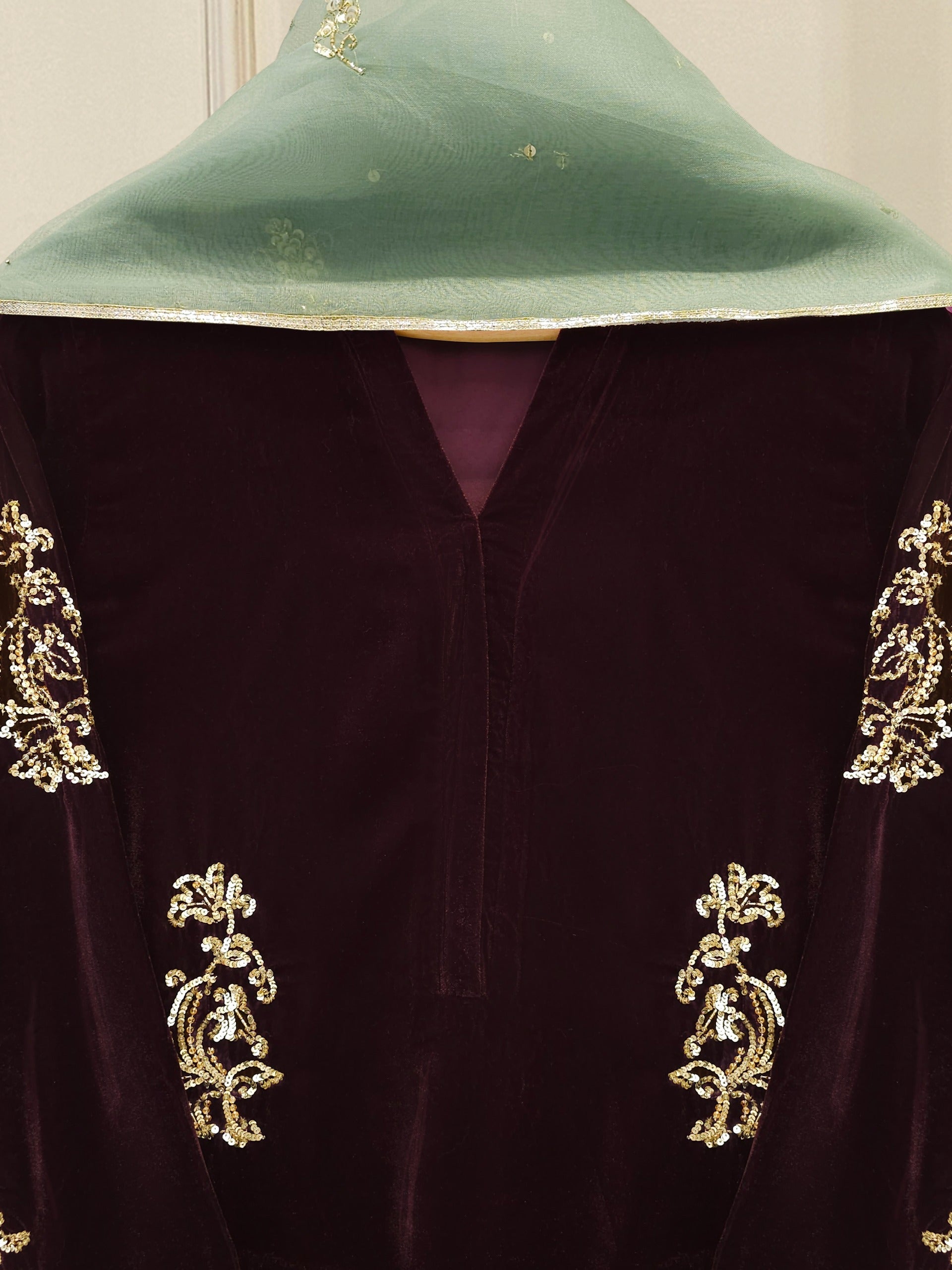 2 Piece - Embroidered Velvet Suit S113373