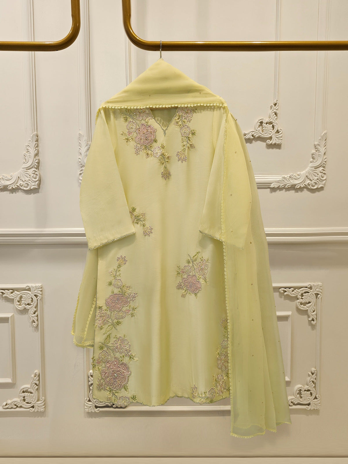 3 Piece- Pure Sheesha Silk Embroidered Suit S114793