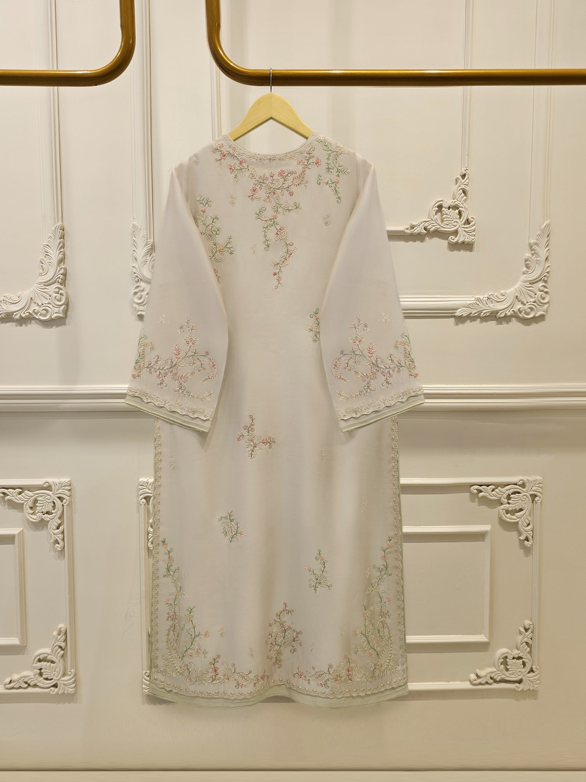 3 Piece- Pure  Sheesha Silk Embroidered Suit S115118