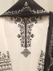 3 Piece - Embroidered Cambric Suit S115169