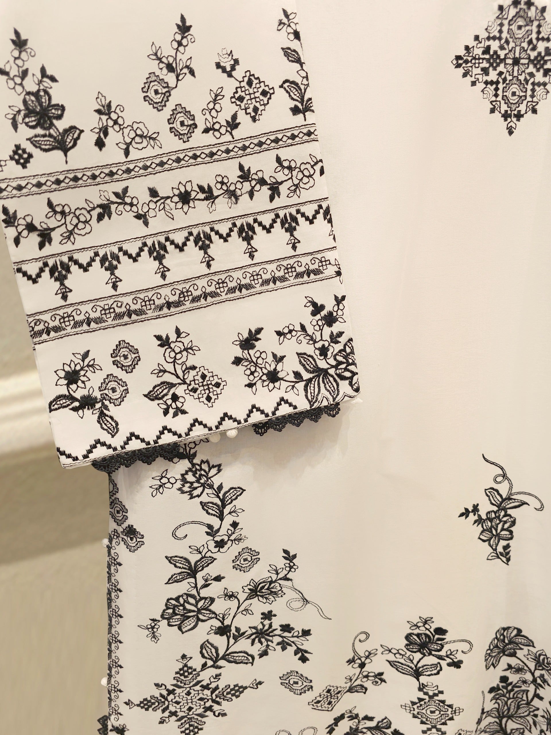 3 Piece - Embroidered Cambric Suit S115169