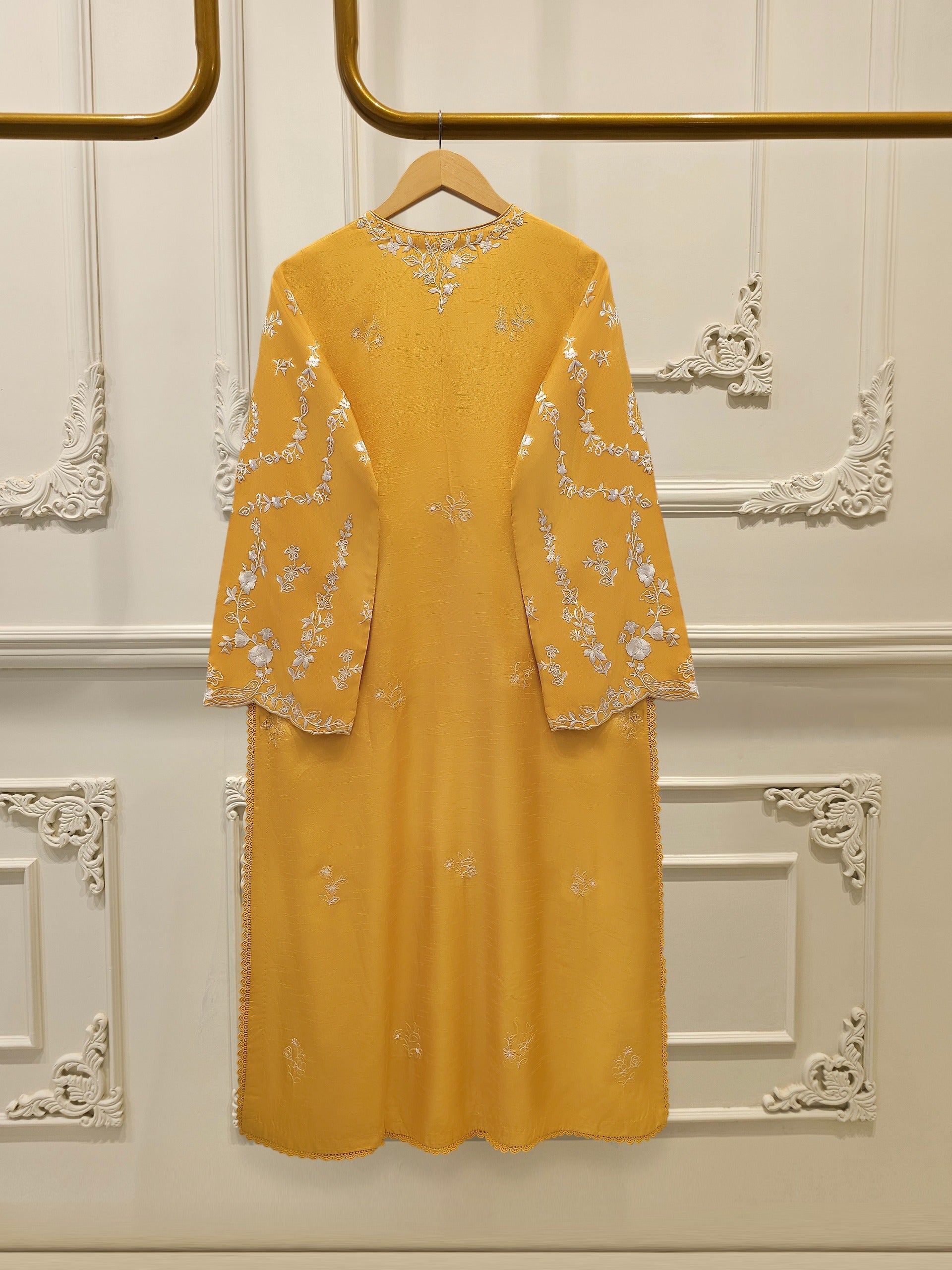 3 Piece- Pure  Sheesha Silk Embroidered Suit S115384