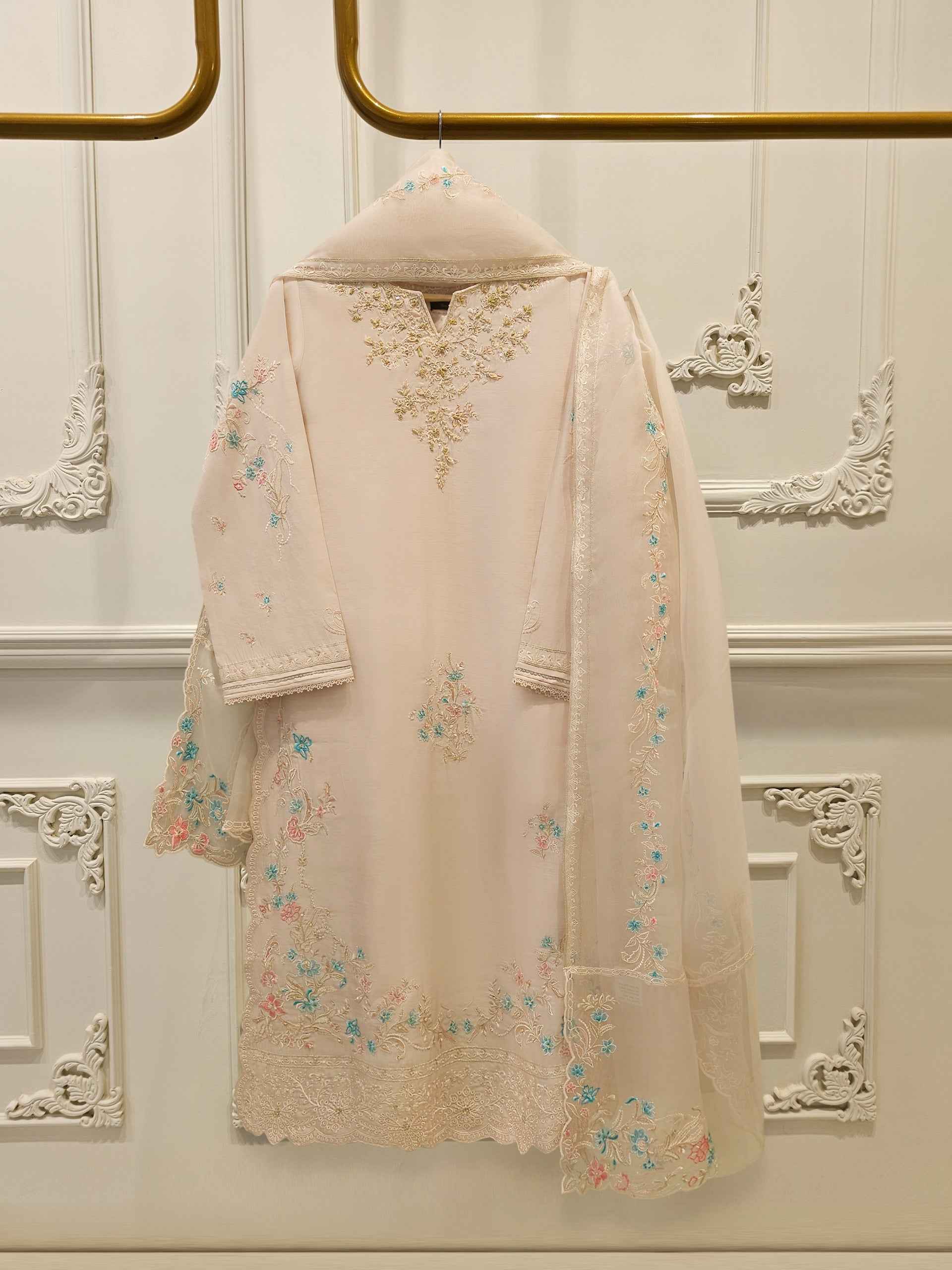 3 Piece - Pure Khaddi Silk Embroidered  Suit S115379