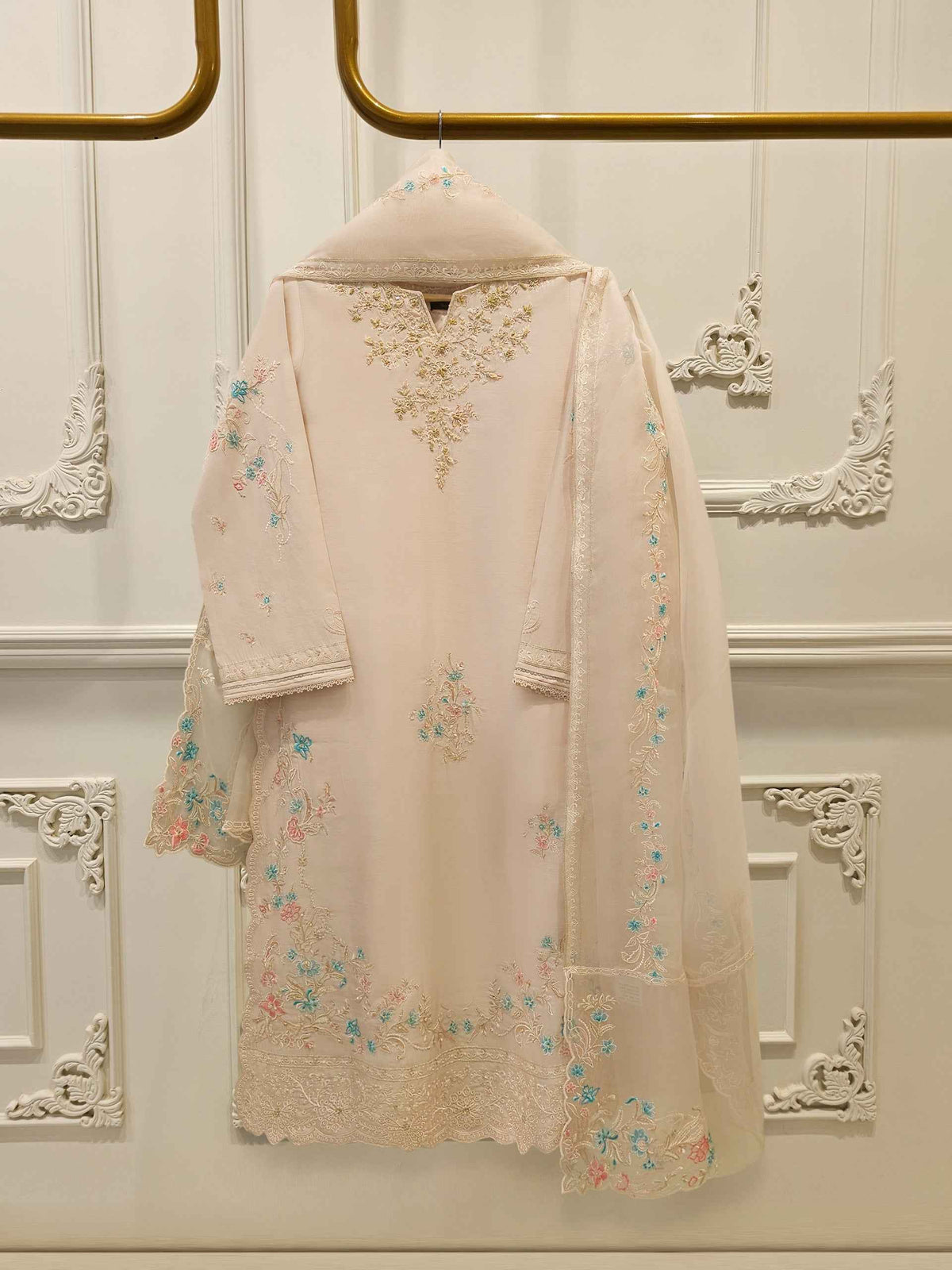 3 Piece - Pure Khaddi Silk Embroidered  Suit S115379