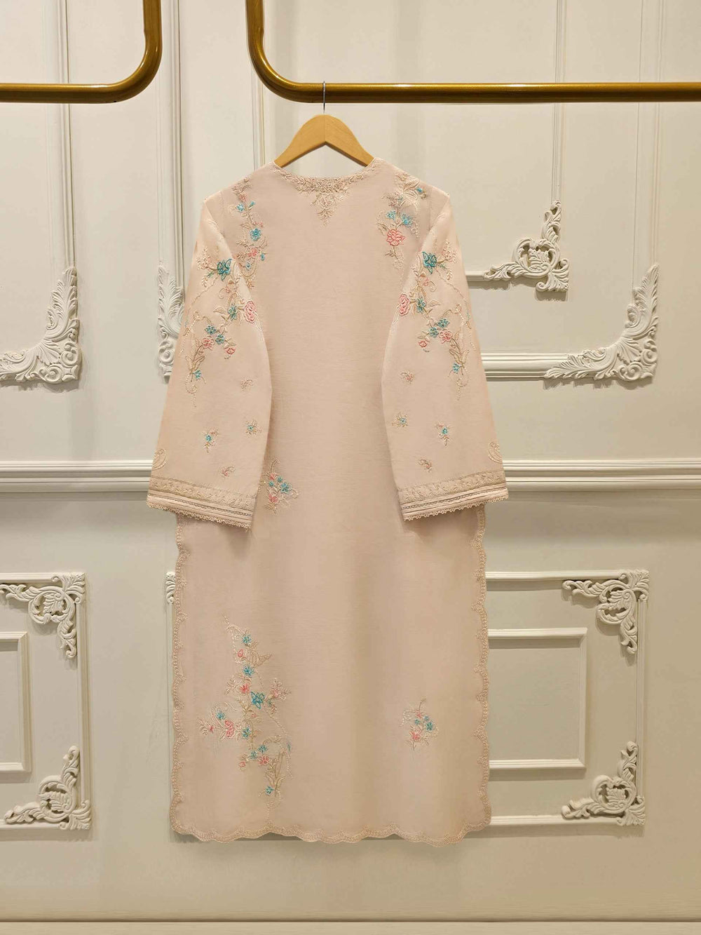 3 Piece - Pure Khaddi Silk Embroidered  Suit S115379