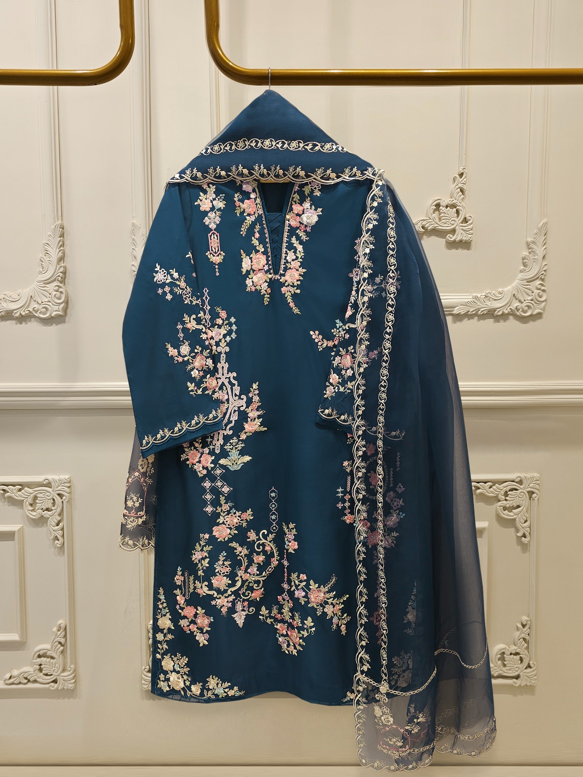 3 Piece - Pure Khaddi Silk Embroidered Suit S114378