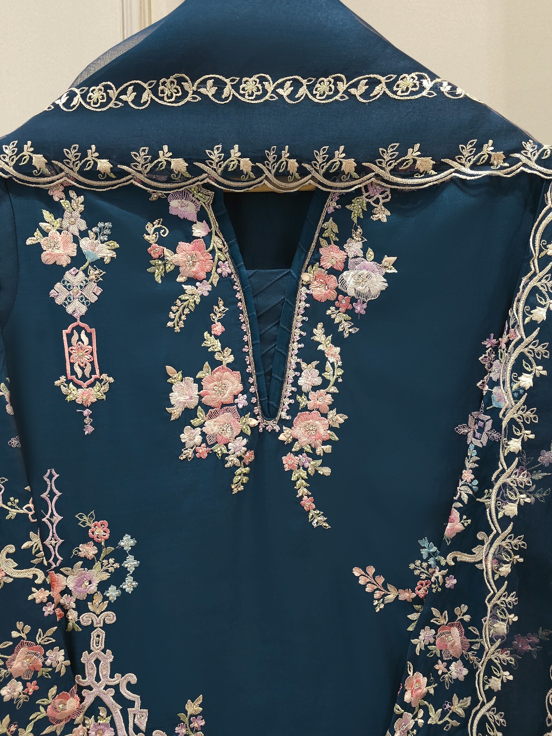3 Piece - Pure Khaddi Silk Embroidered Suit S114378