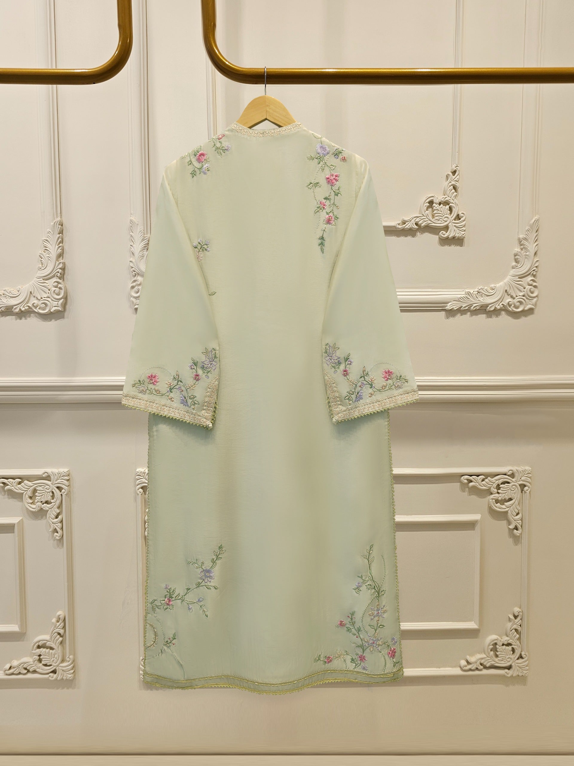 3 Piece- Pure Sheesha Silk Embroidered Suit S114532
