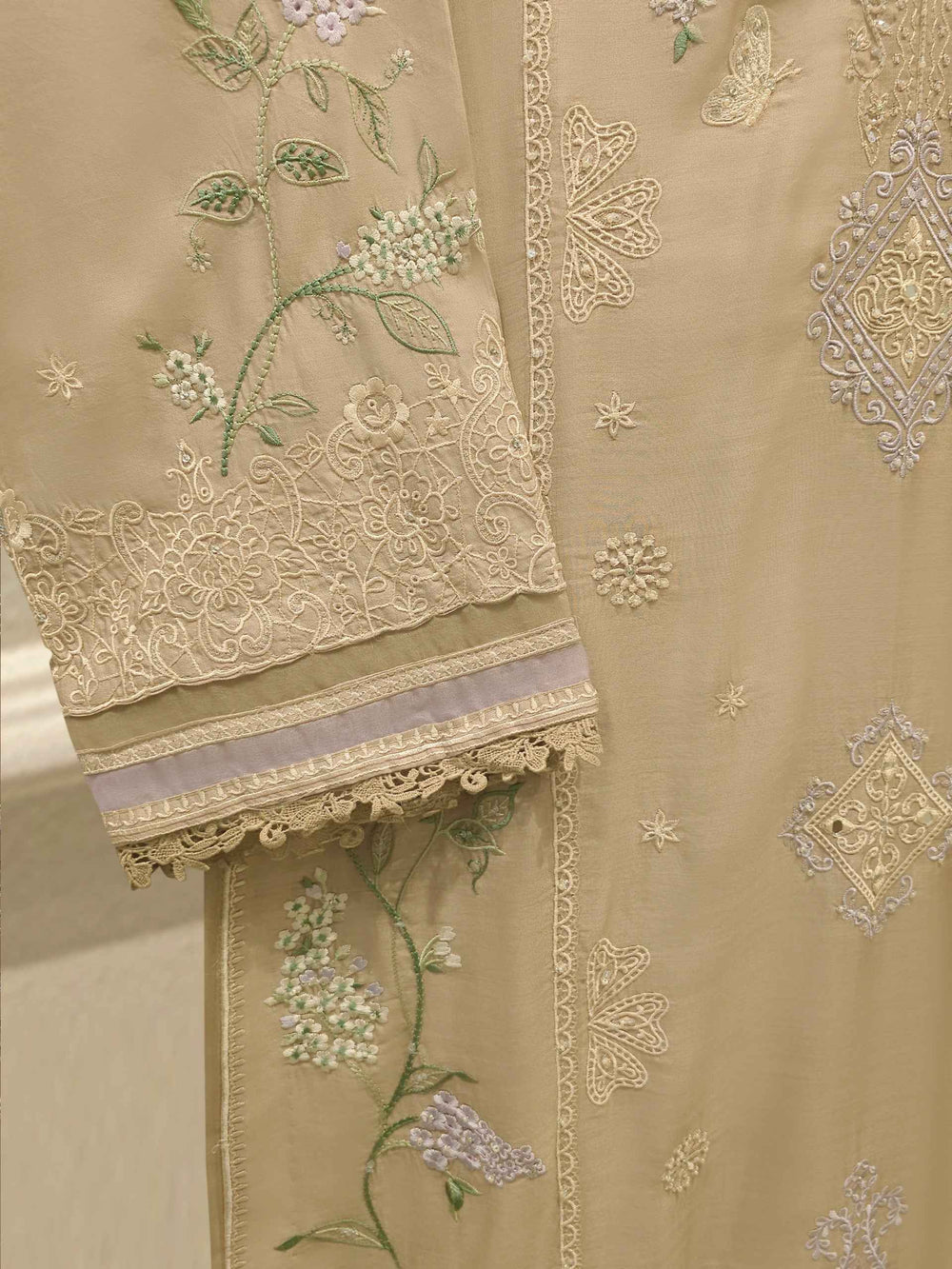 3 Piece - Embroidered Khadi Silk Suit WS00395